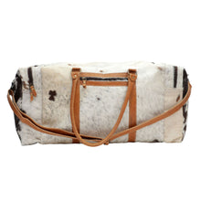 Load image into Gallery viewer, Snipe - Leather & Hide Weekend Getaway Bag