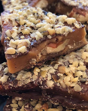 Load image into Gallery viewer, Dark Chocolate Pecan Signature Toffee - 1/2 lb - Toffee to Go
