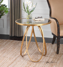 Load image into Gallery viewer, Montrez Side Table

